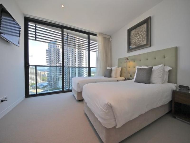 21001/4 Charles Avenue, Broadbeach QLD 4218