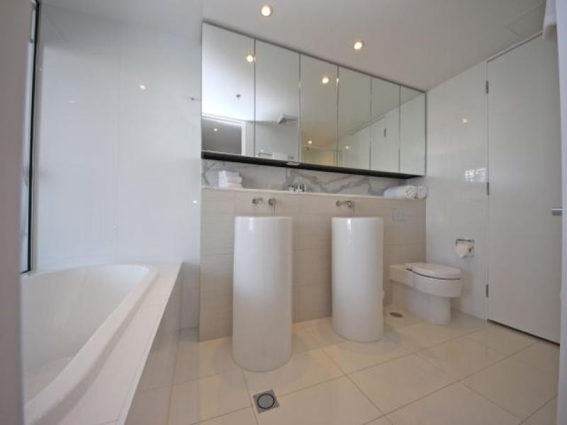 21001/4 Charles Avenue, Broadbeach QLD 4218