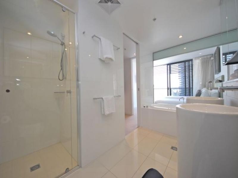 21001/4 Charles Avenue, Broadbeach QLD 4218