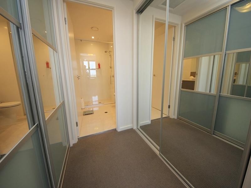 3029 The Boulevard, Carrara QLD 4211