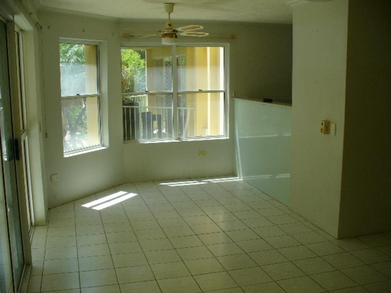 3/166 Surf Parade, Broadbeach QLD 4218