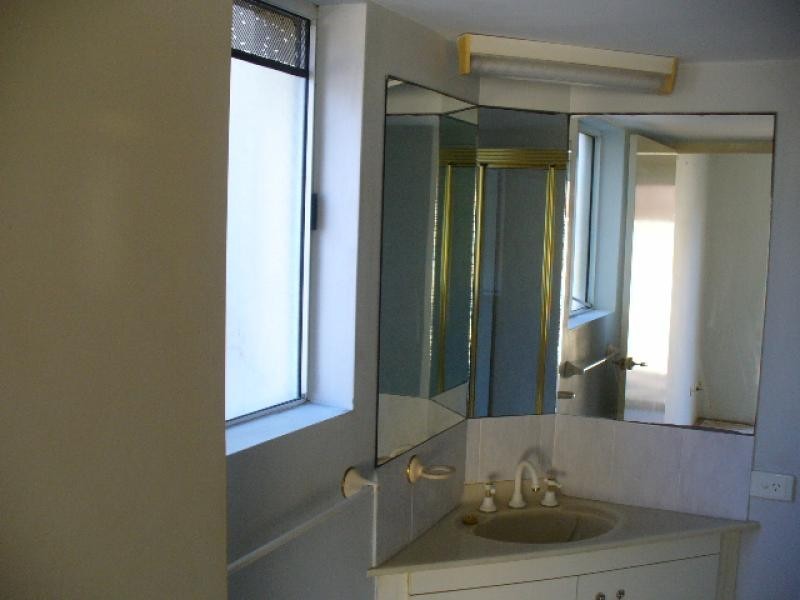 3/166 Surf Parade, Broadbeach QLD 4218