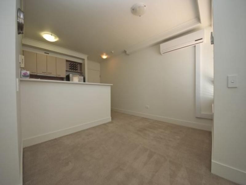 213/30 surf Parade, Broadbeach QLD 4218