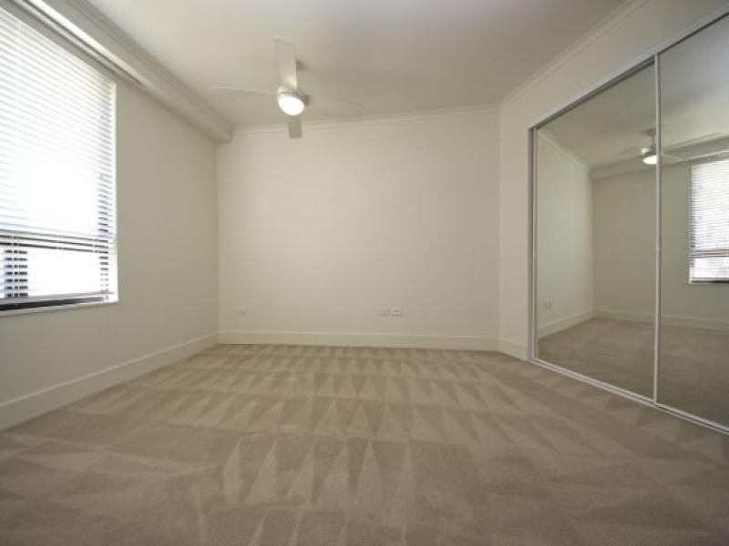 213/30 surf Parade, Broadbeach QLD 4218