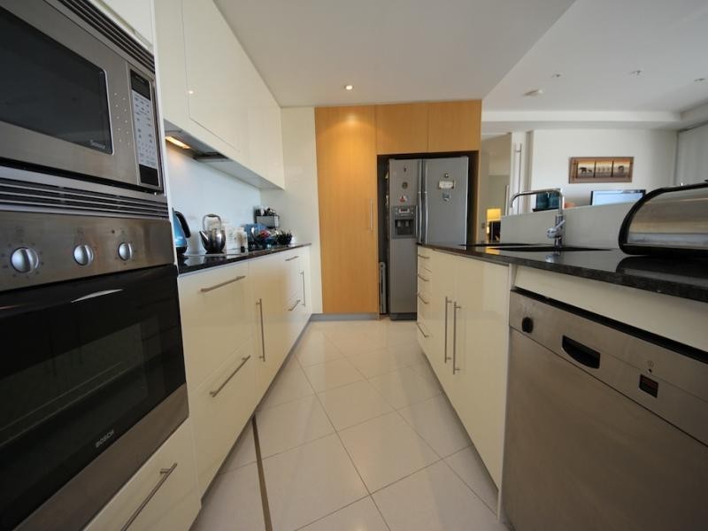 17 Albert Avenue, Broadbeach QLD 4218