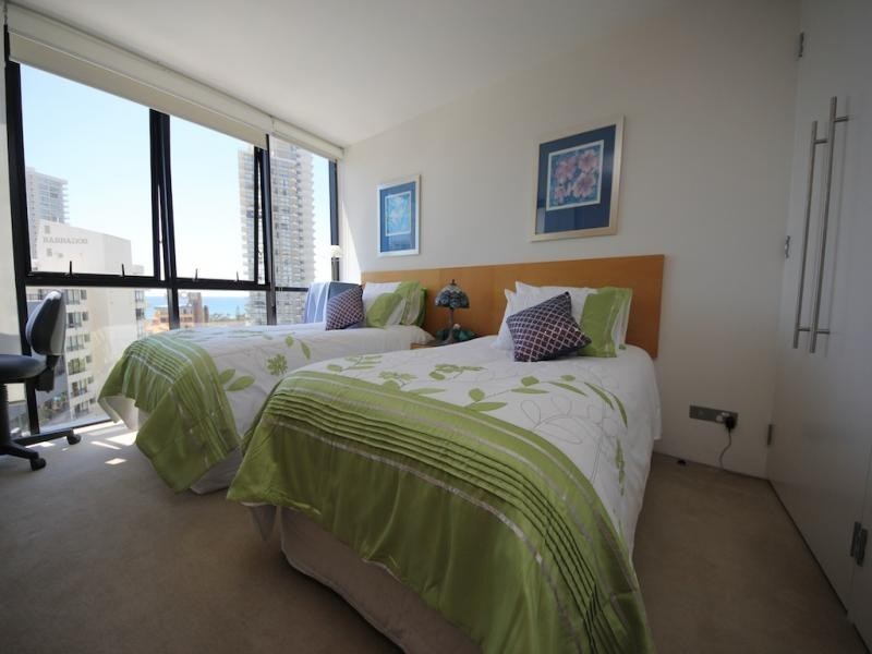 17 Albert Avenue, Broadbeach QLD 4218