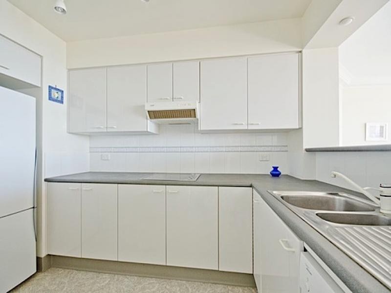 68/129 Surf Parade, Broadbeach QLD 4218