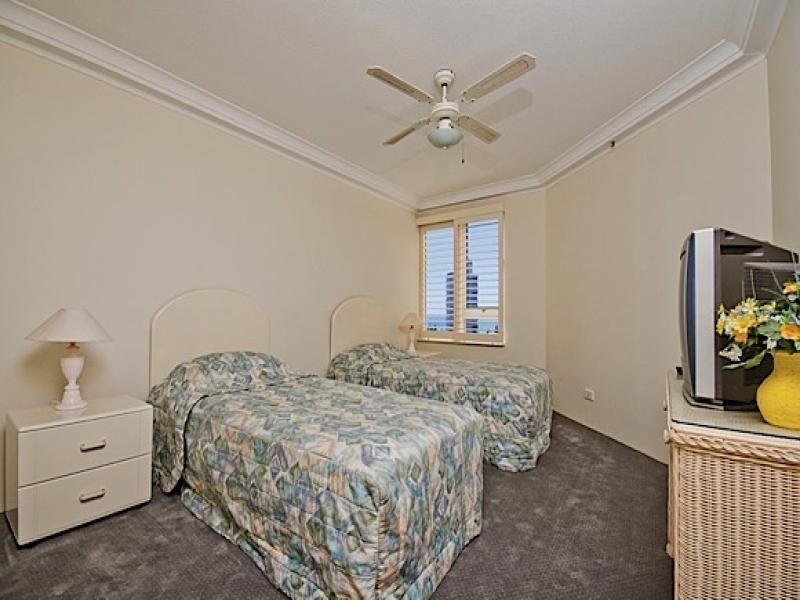 68/129 Surf Parade, Broadbeach QLD 4218