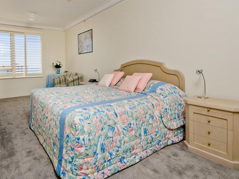 68/129 Surf Parade, Broadbeach QLD 4218