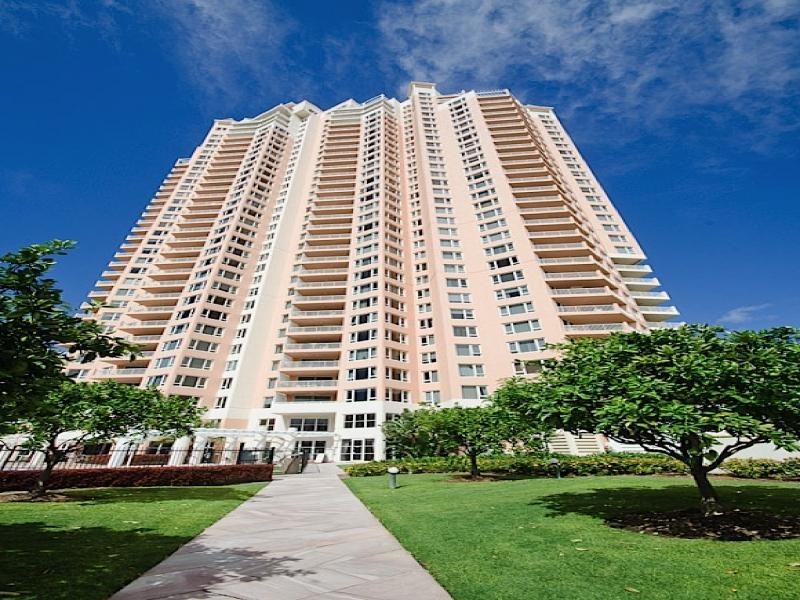 68/129 Surf Parade, Broadbeach QLD 4218