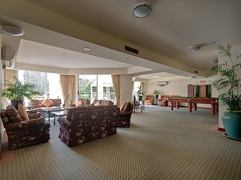 68/129 Surf Parade, Broadbeach QLD 4218