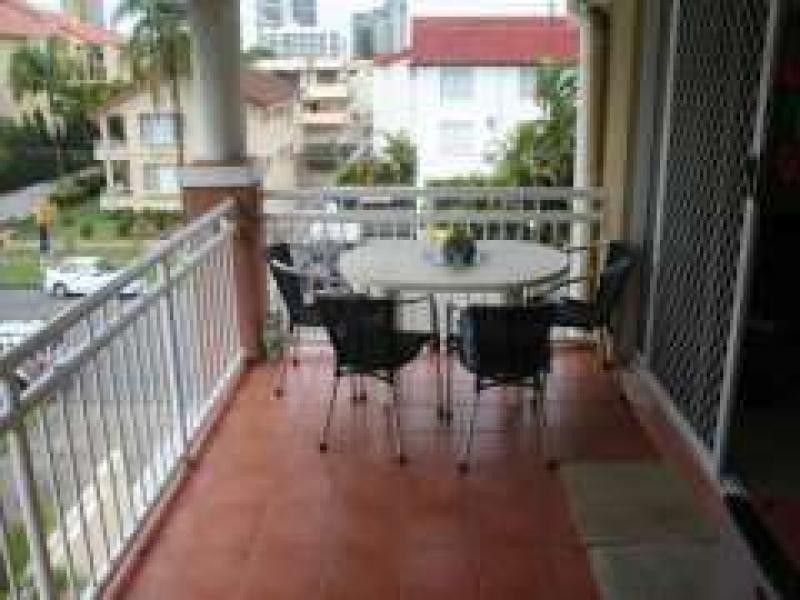 12/2759 Gold Coast Highway, Broadbeach QLD 4218