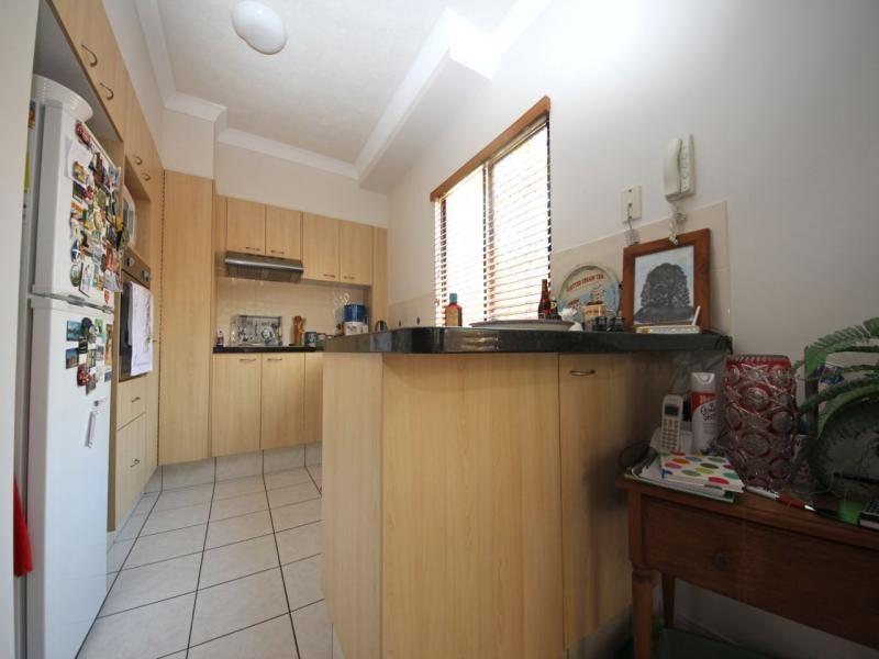 12 St Kilda Avenue, Broadbeach QLD 4218