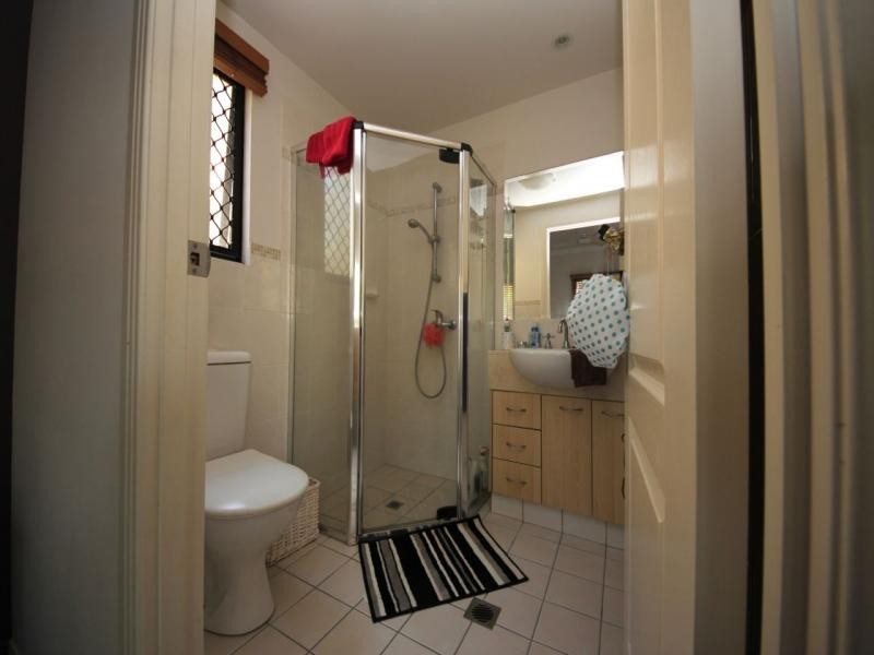 12 St Kilda Avenue, Broadbeach QLD 4218