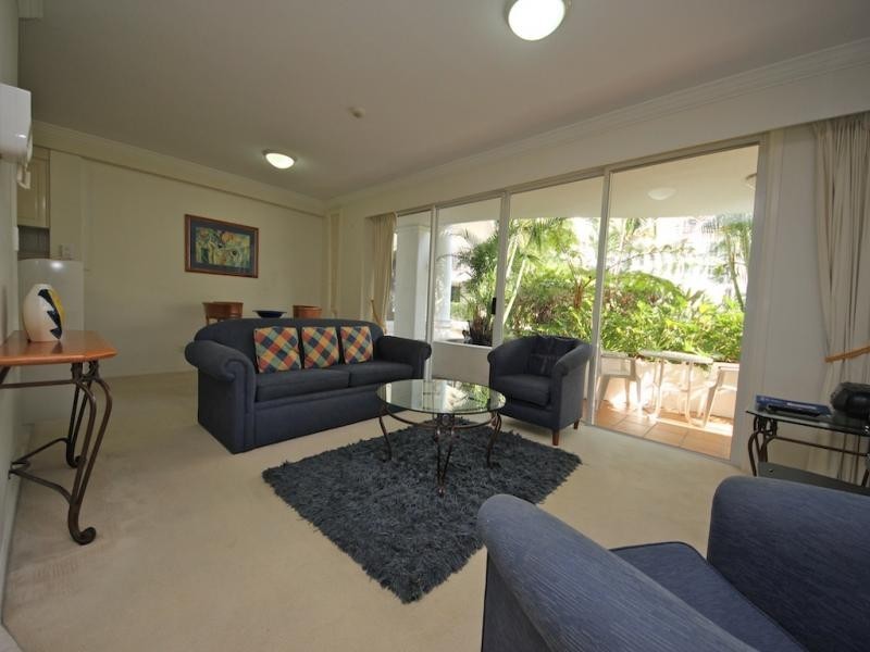 24 Queensland Ave, Broadbeach QLD 4218