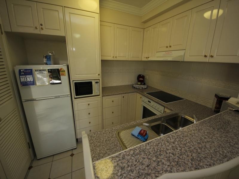 24 Queensland Ave, Broadbeach QLD 4218