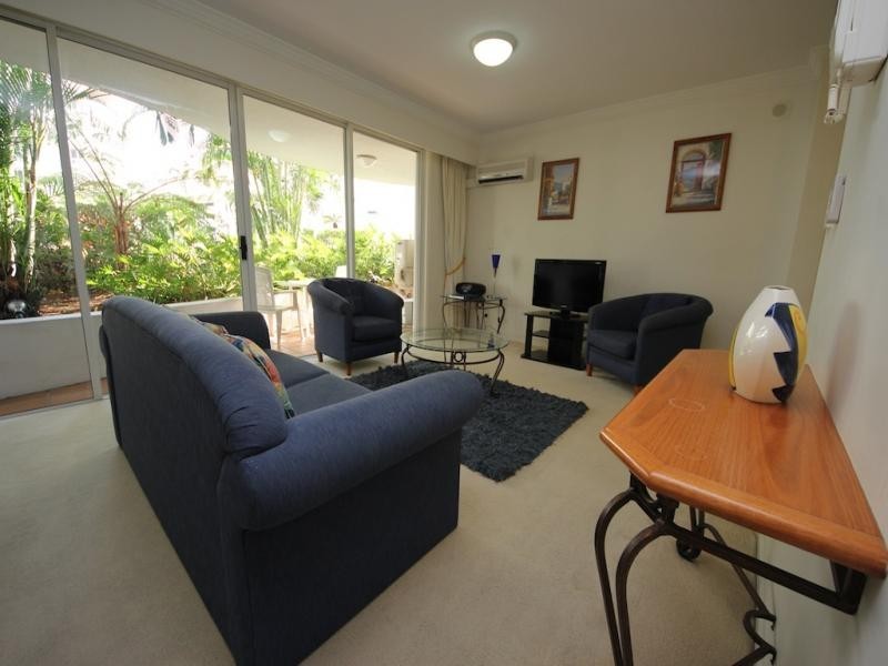 24 Queensland Ave, Broadbeach QLD 4218