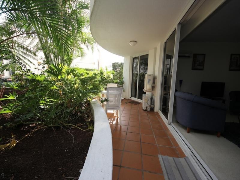 24 Queensland Ave, Broadbeach QLD 4218