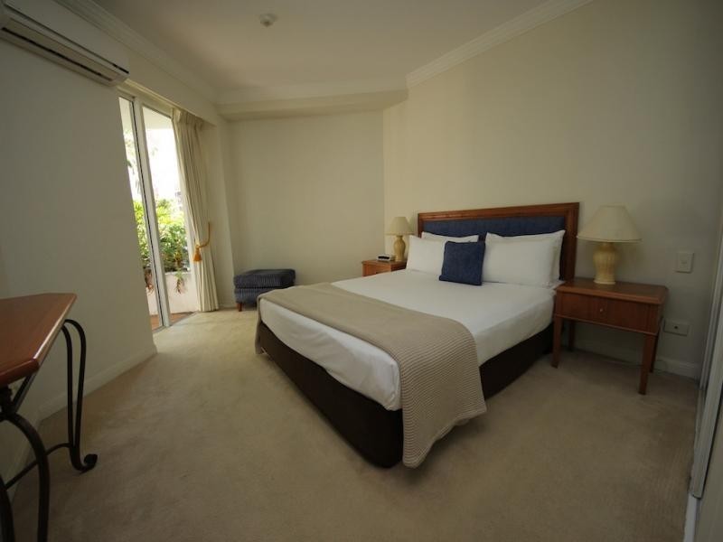 24 Queensland Ave, Broadbeach QLD 4218