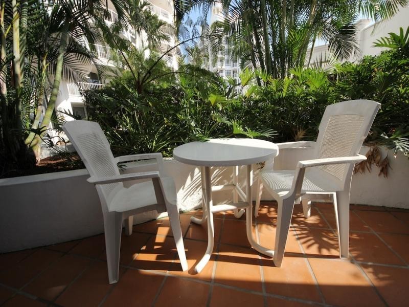 24 Queensland Ave, Broadbeach QLD 4218