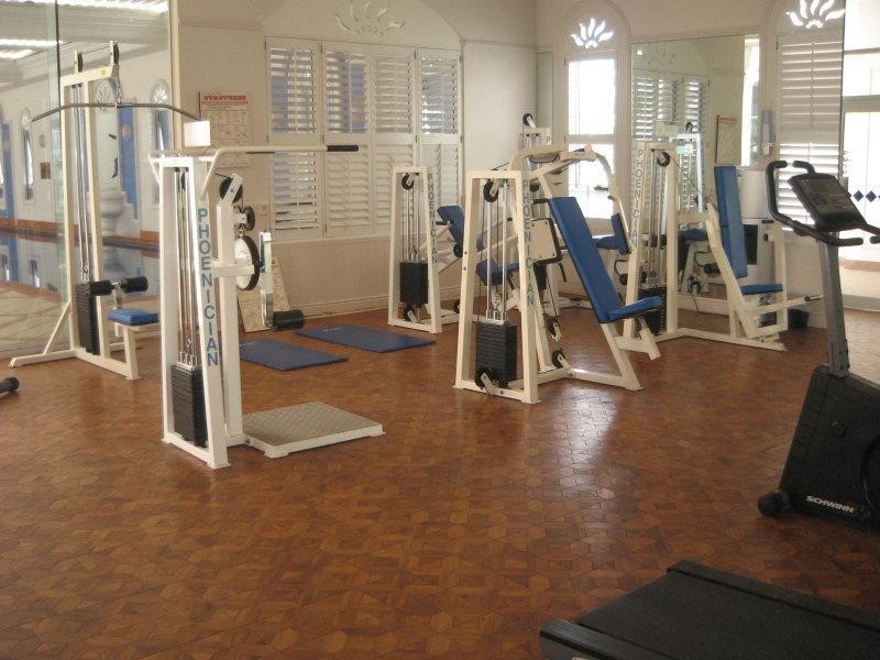 24 Queensland Ave, Broadbeach QLD 4218