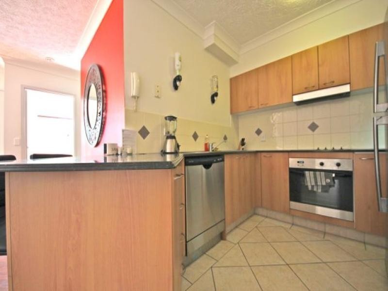 3/3 Sunset Boulevard, Surfers Paradise QLD 4217