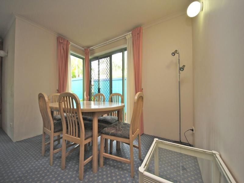 49/10 Alexandra Avenue, Broadbeach QLD 4218