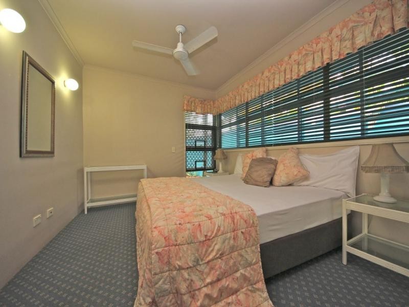 49/10 Alexandra Avenue, Broadbeach QLD 4218