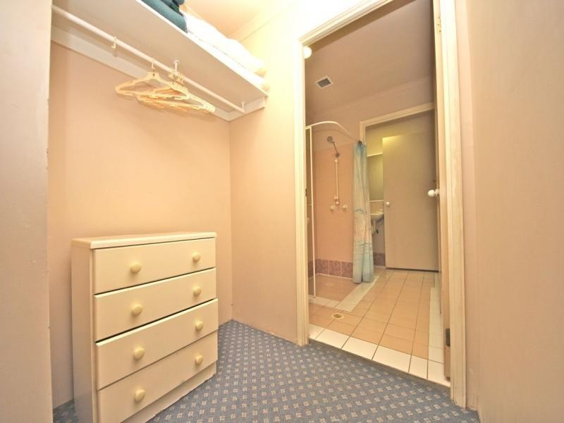 49/10 Alexandra Avenue, Broadbeach QLD 4218