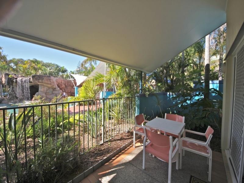 10 Alexandra Avenue, Broadbeach QLD 4218