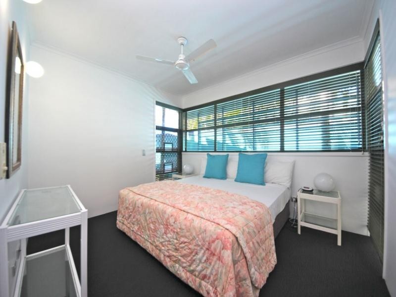 10 Alexandra Avenue, Broadbeach QLD 4218