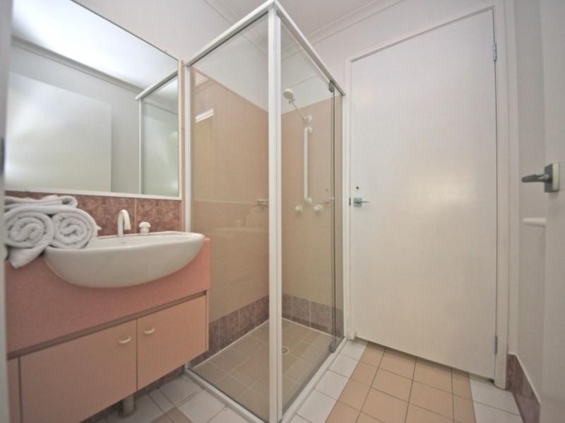 10 Alexandra Avenue, Broadbeach QLD 4218
