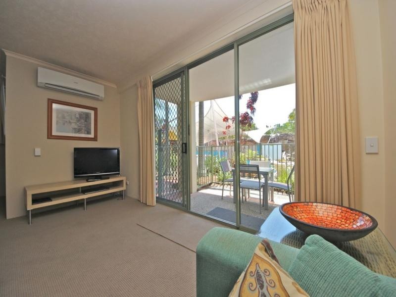 84/10-16 Alexandra Avenue, Broadbeach QLD 4218