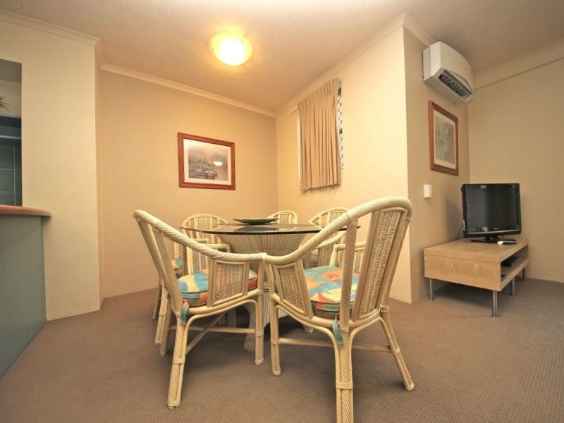 84/10-16 Alexandra Avenue, Broadbeach QLD 4218