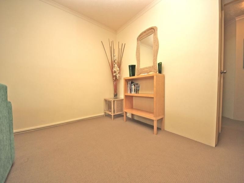 84/10-16 Alexandra Avenue, Broadbeach QLD 4218