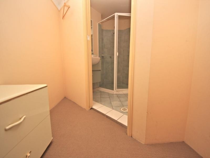 84/10-16 Alexandra Avenue, Broadbeach QLD 4218