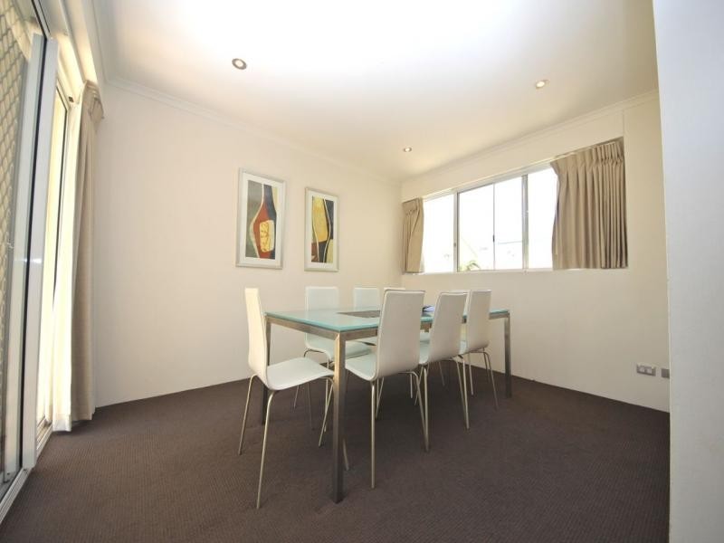 10-16 Alexandra Avenue, Broadbeach QLD 4218