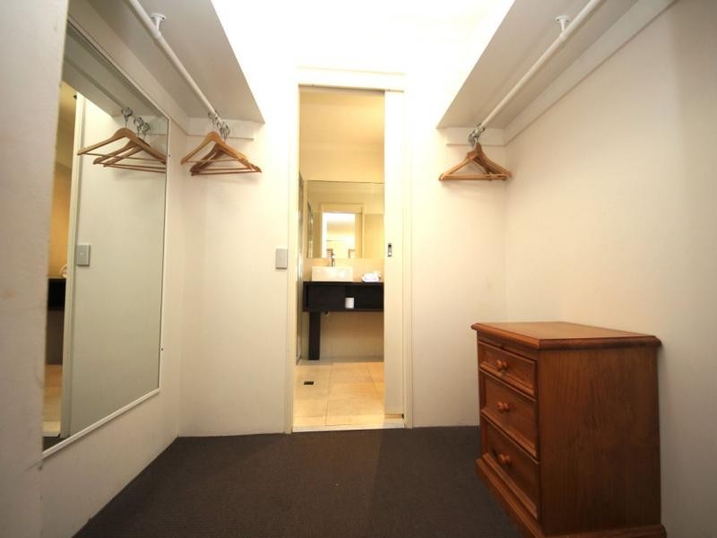 10-16 Alexandra Avenue, Broadbeach QLD 4218