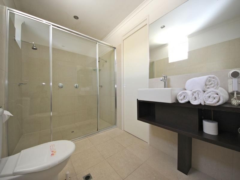 10-16 Alexandra Avenue, Broadbeach QLD 4218