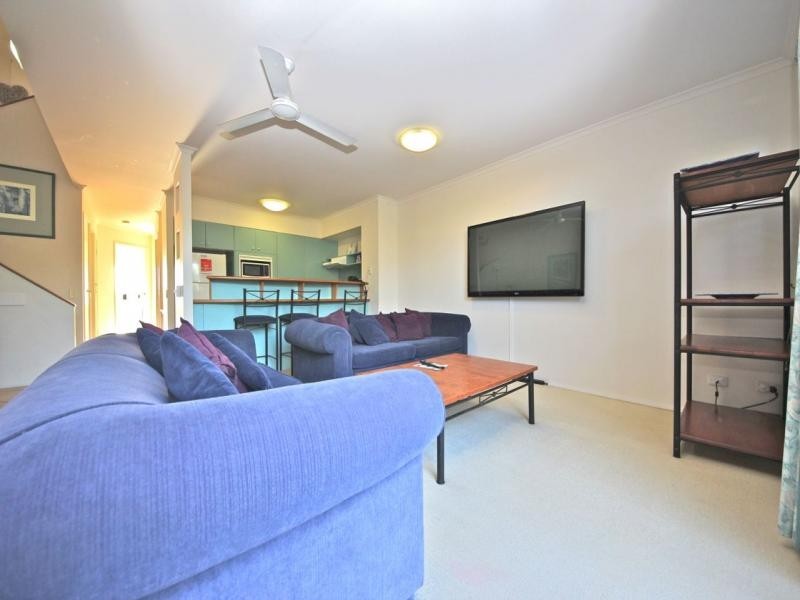 81/10-16 Alexandra Avenue, Broadbeach QLD 4218