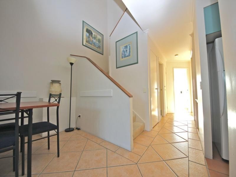 81/10-16 Alexandra Avenue, Broadbeach QLD 4218