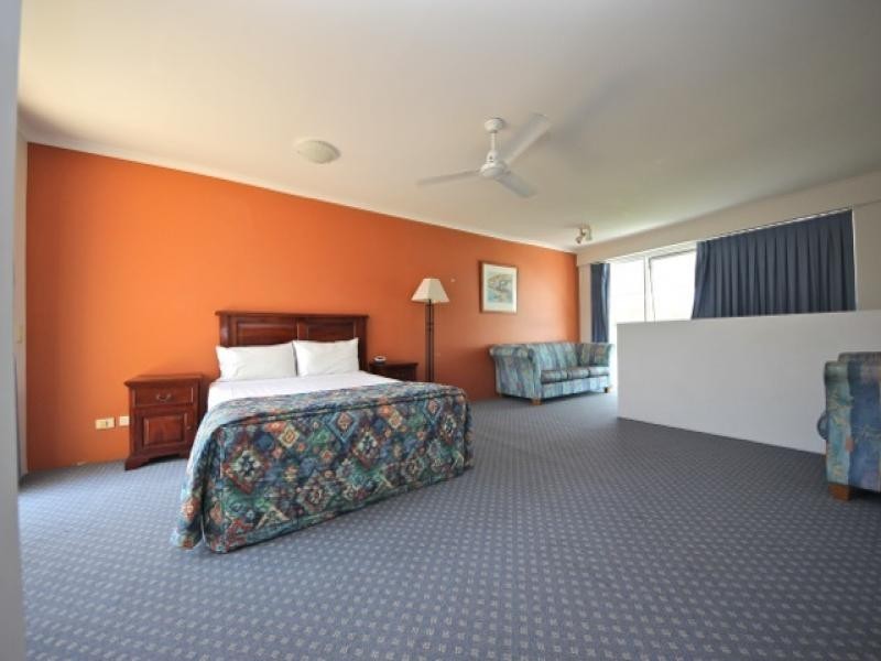 165/10 Alexandra Avenue, Broadbeach QLD 4218