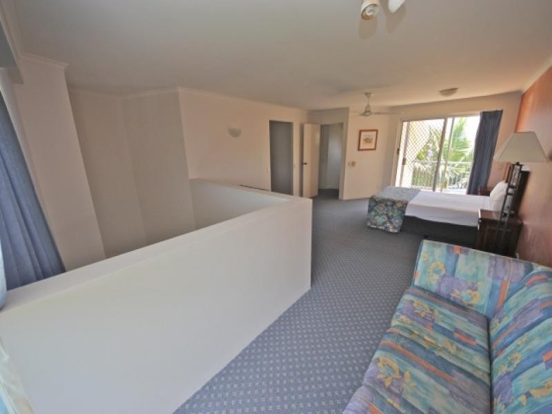 165/10 Alexandra Avenue, Broadbeach QLD 4218