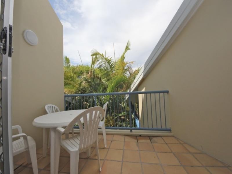 165/10 Alexandra Avenue, Broadbeach QLD 4218