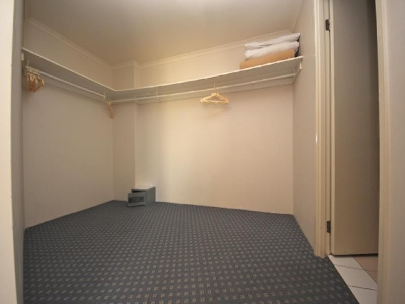 165/10 Alexandra Avenue, Broadbeach QLD 4218