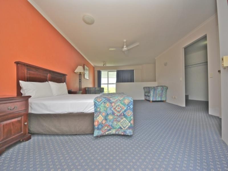 165/10 Alexandra Avenue, Broadbeach QLD 4218