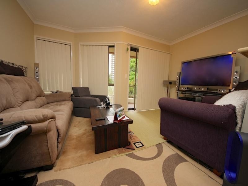 9/17 Frederick, Surfers Paradise QLD 4217