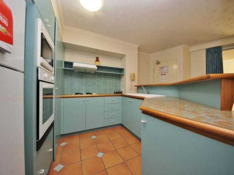 153/10 Alexandra Avenue, Broadbeach QLD 4218