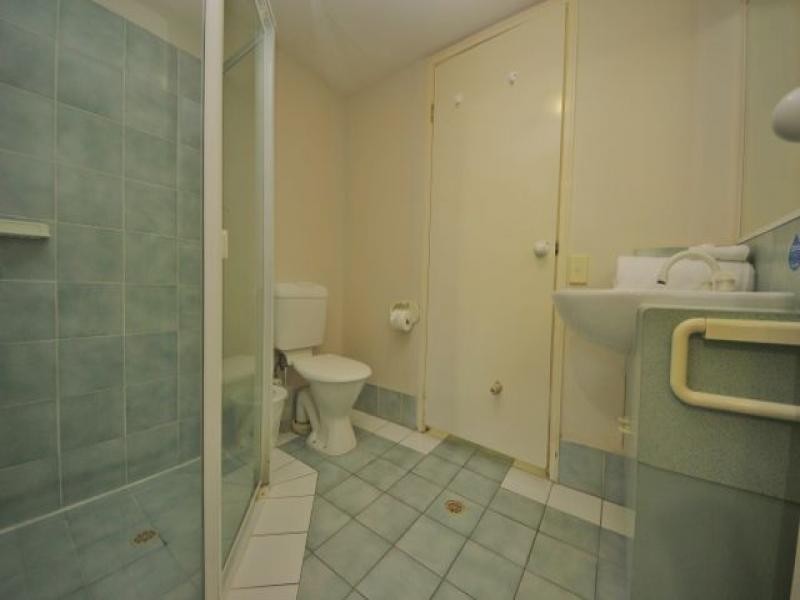 153/10 Alexandra Avenue, Broadbeach QLD 4218