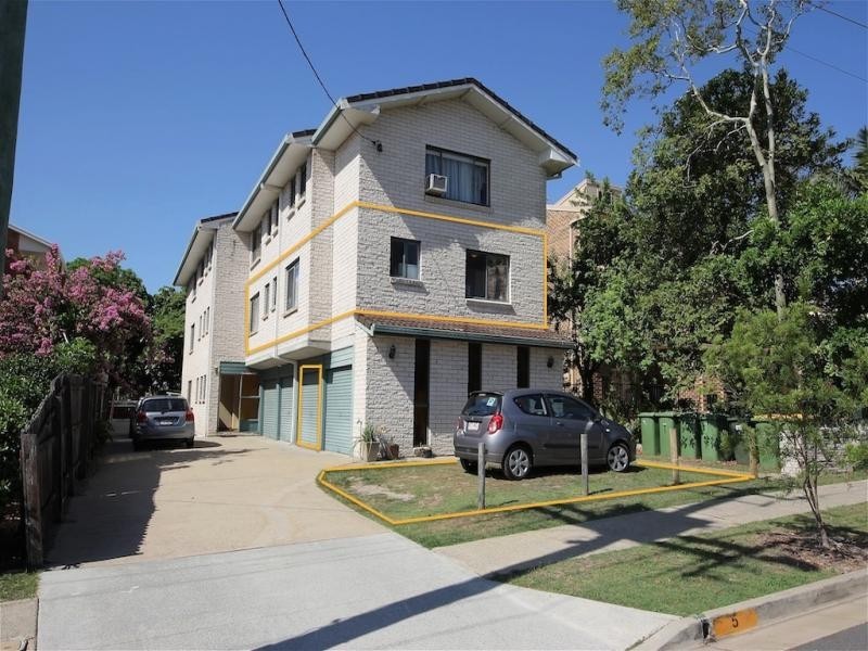 2/5 Rosewood Ave, Broadbeach QLD 4218